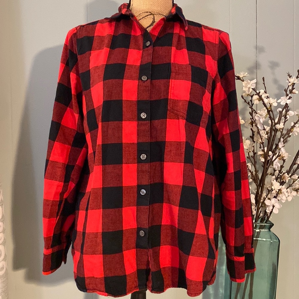 Old Navy The Classic Shirt Buffalo Plaid Shirt
